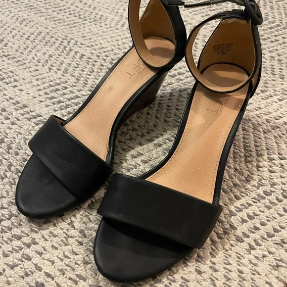 Loft - Picture 3 of 7